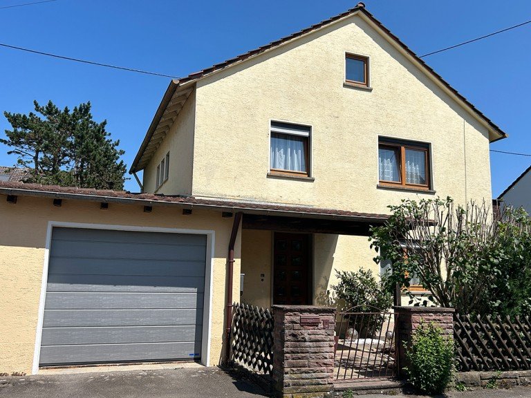 Ansicht Ostfildern / Nellingen Einfamilienhaus Familientraum in Ostfildern-Nellingen: Charmantes Einfamilienhaus mit Garten, Sauna und Terrasse!