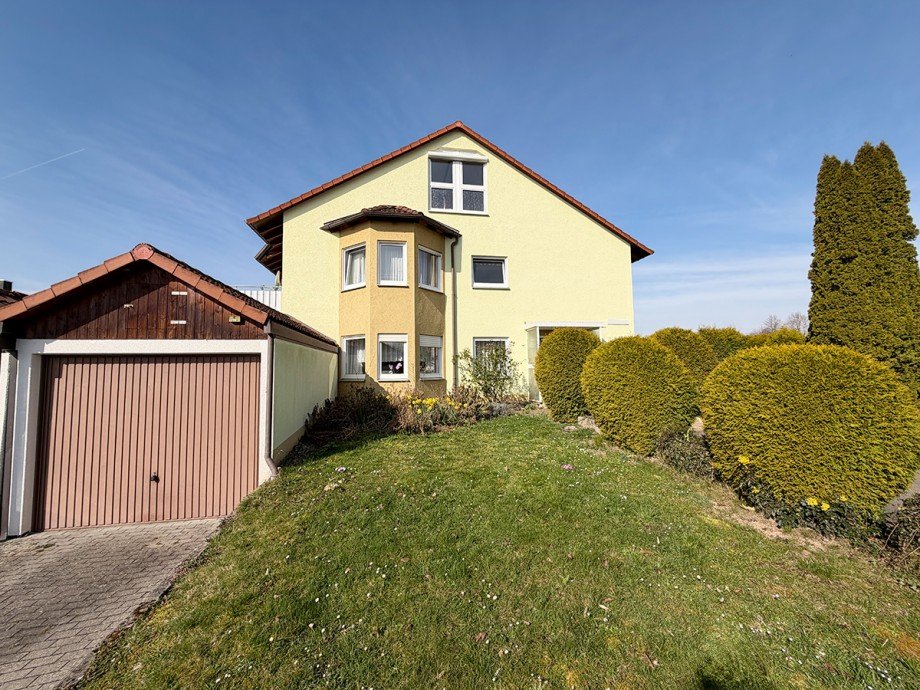 Ostansicht mit Garten Reiheneckhaus Renningen / Malmsheim