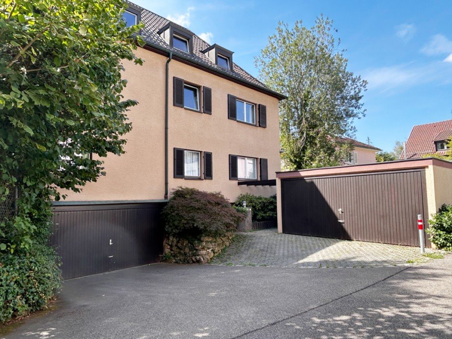 Hausansicht (Garage und Doppelgarage) Zweifamilienhaus Stuttgart / Sonnenberg