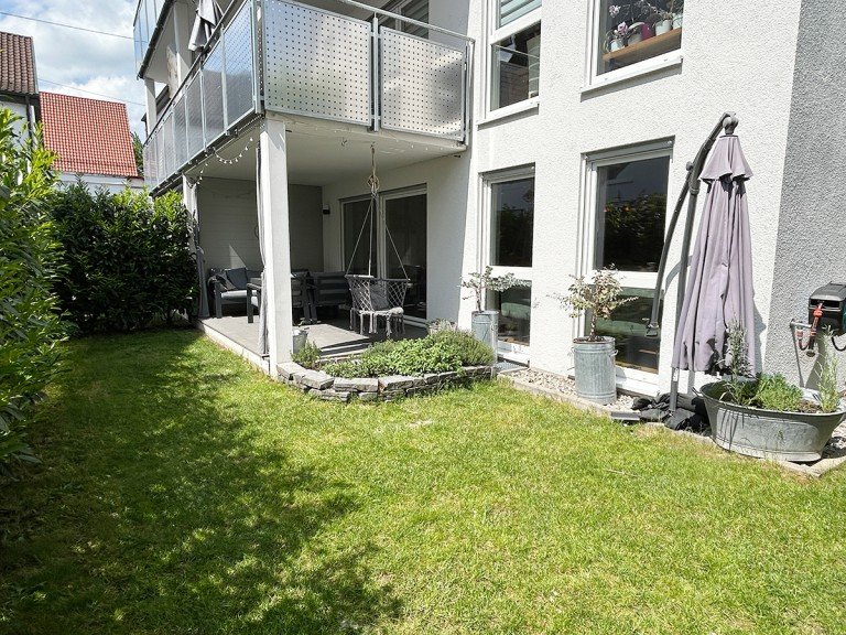 S�dseite K�ngen Erdgeschosswohnung Traumwohnung in K�ngen: Hochwertige 4 Zimmer-Garten-Wohnung mit Terrasse, EBK und Carport!