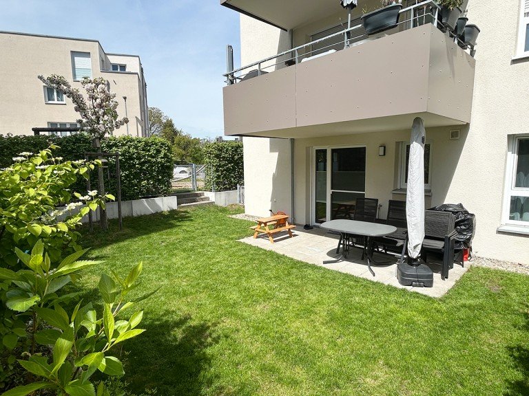Titelbild Filderstadt / Plattenhardt Terrassenwohnung Ihr neues Zuhause mit Gartenparadies in Plattenhardt: 4-Zimmer-ETW mit EBK und Tiefgarage