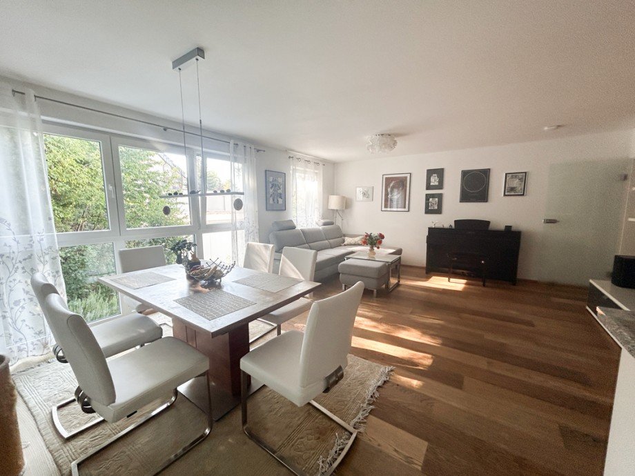 Essen/Wohnen Terrassenwohnung Stuttgart-Obert�rkheim