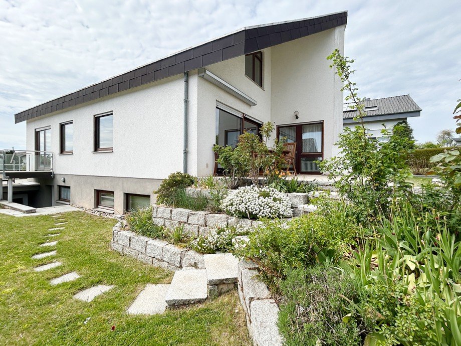 Au�enansicht S�dseite Zweifamilienhaus Lorch
