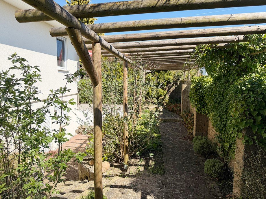 Durchgang zum Garten Einfamilienhaus Herrenberg / Oberjesingen