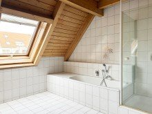 Bad Ehningen - Idyllisch Wohnen an der W�rm:  Charmantes 2-Familien-Architektenhaus mit ELW 
