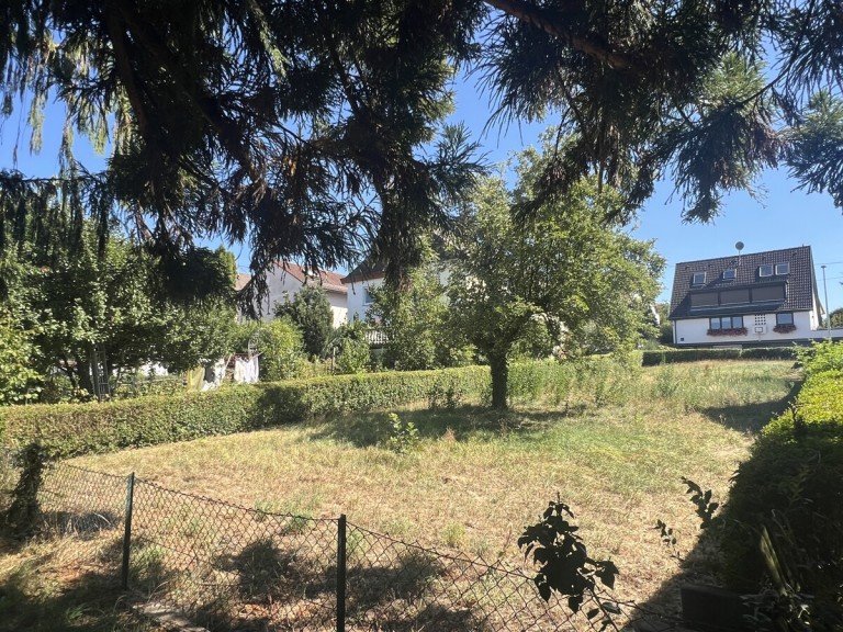 Blick Richtung S�d-Ost Filderstadt / Bonlanden Grundst�ck Eine Seltenheit: Sonniges Baugrundst�ck in Bonlanden in ruhiger, gewachsener Lage