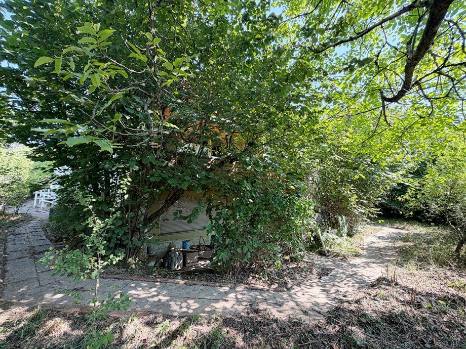 Teilansicht Garten Einfamilienhaus Backnang