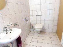WC Ehningen - Idyllisch Wohnen an der W�rm:  Charmantes 2-Familien-Architektenhaus mit ELW 