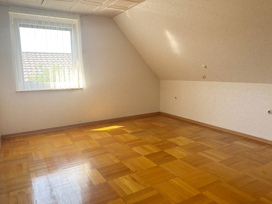 Kind DG Einfamilienhaus Nufringen