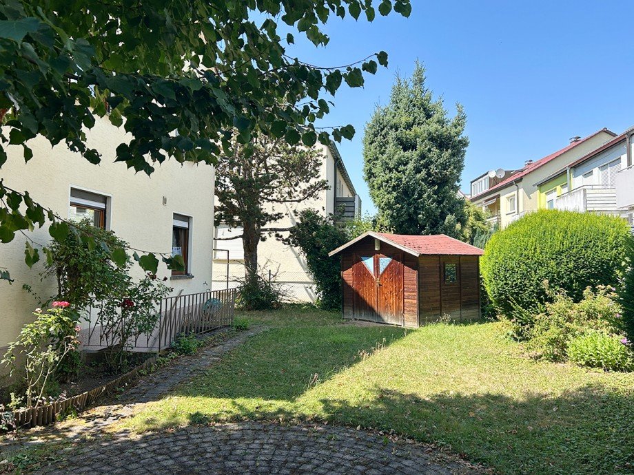 Garten mit Gartenhaus Einfamilienhaus Ostfildern / Nellingen