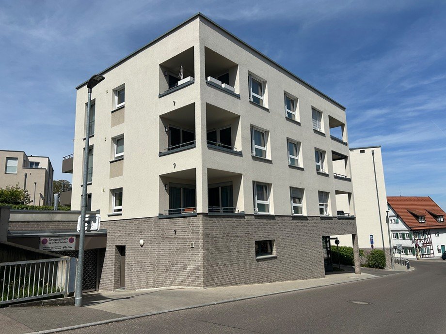 Hausansicht Stra�e Terrassenwohnung Filderstadt / Plattenhardt