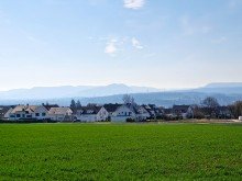 Blick auf's Neubaugebiet  Wohnen wo die Natur beginnt  - Sonniges EFH am Ortsrand von K�ngen
