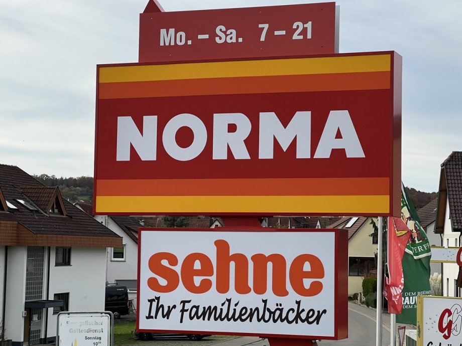 �ffnungszeiten Doppelhaush�lfte Ostelsheim