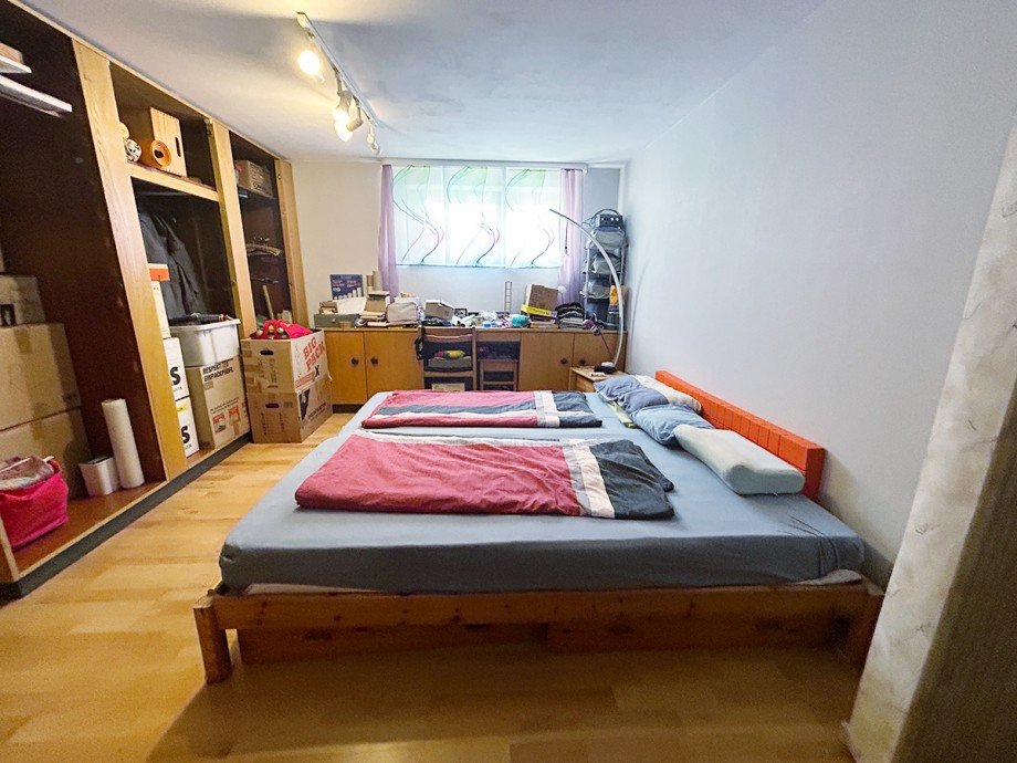 Tageslicht-Zimmer im Untergeschoss Maisonettewohnung Filderstadt / Harthausen