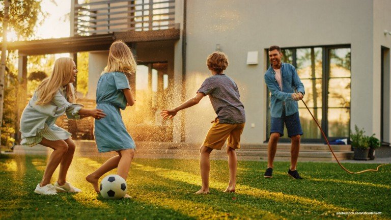 Herzhaftes Lachen im Garten Filderstadt / Bonlanden Doppelhaush�lfte Offene Bes. Sa. 15.08. von 10:00-11:00 Uhr: Moderne und sonnige DHH in Bonlanden