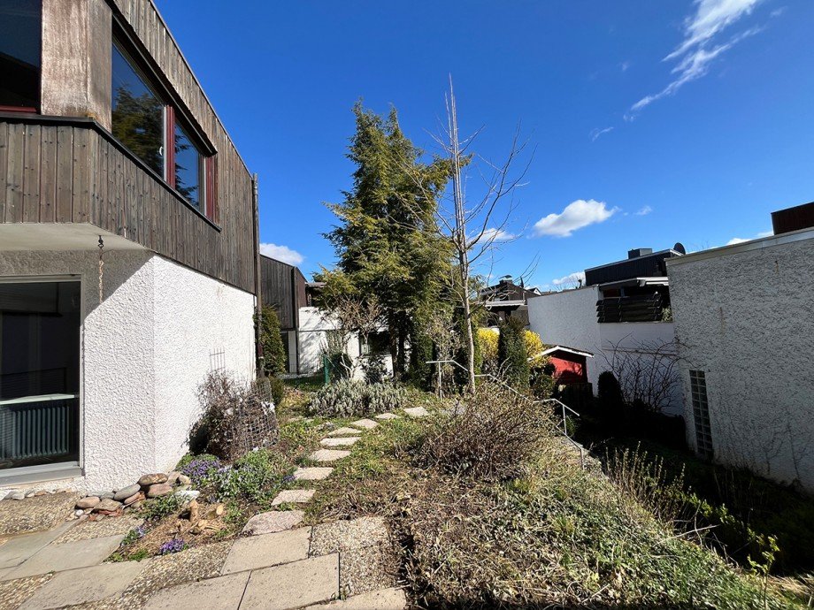 Blick in den Garten Einfamilienhaus Sch�naich