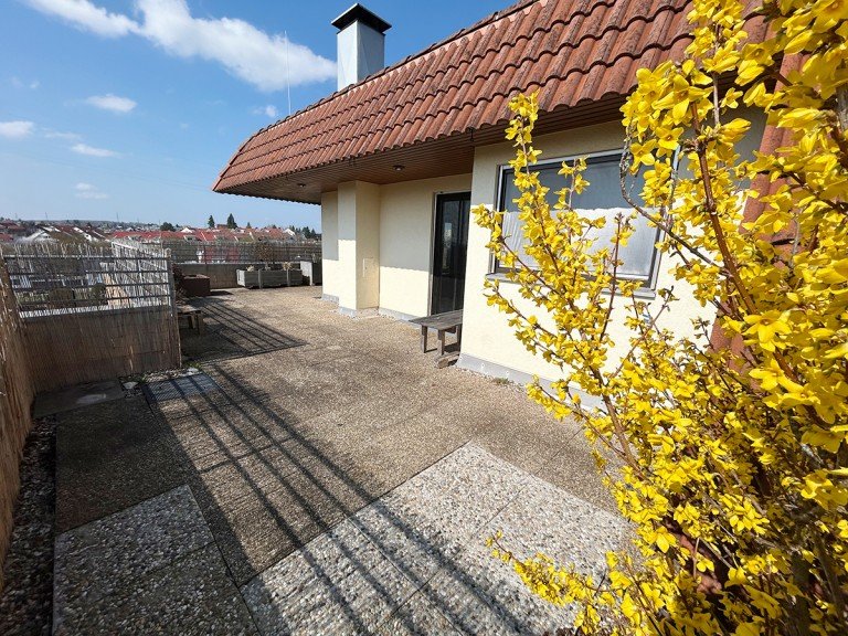 S�ddachterrasse Sindelfingen Penthousewohnung Penthouse-Traum in Sindelfingen: Ger�umige 2-Zimmer-Wohnung,EBK und Dachterrasse mit Aussicht