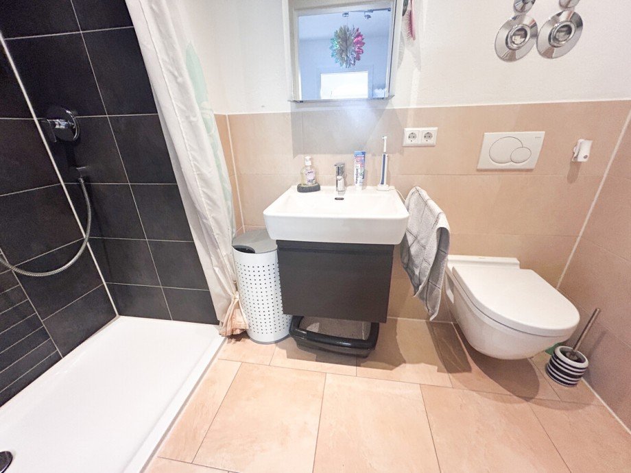 Bad 2 Terrassenwohnung Stuttgart-Obert�rkheim