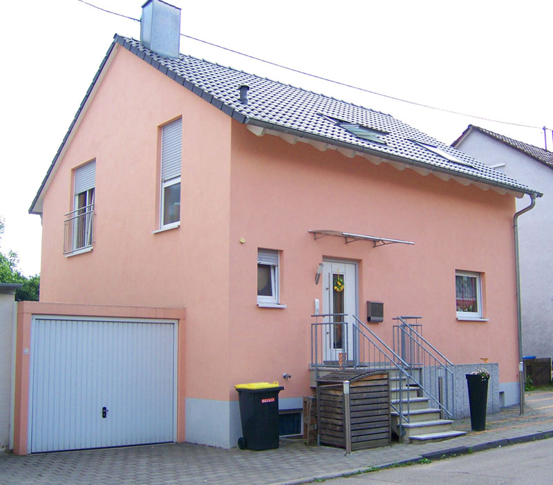 Farbenfrohes Einfamilienhaus in Bernhausen