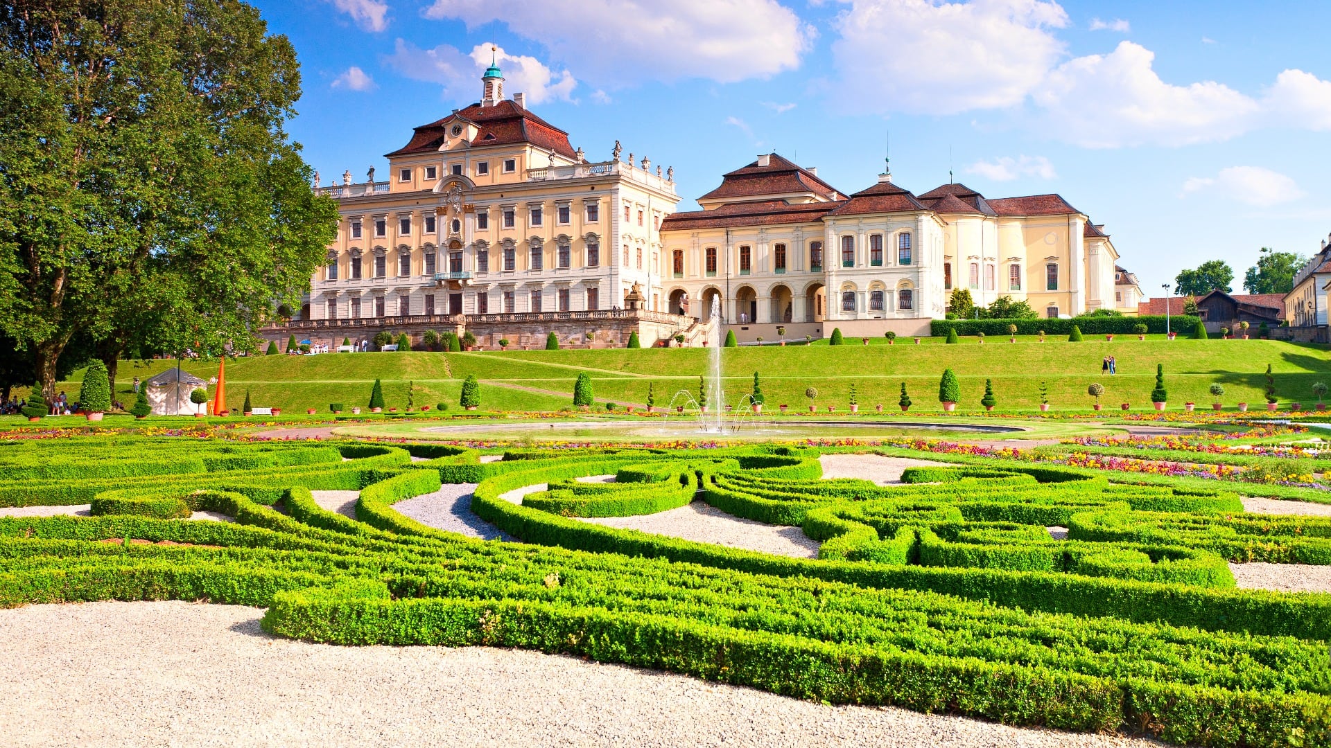 Residenzschloss Ludwigsburg im Sommer