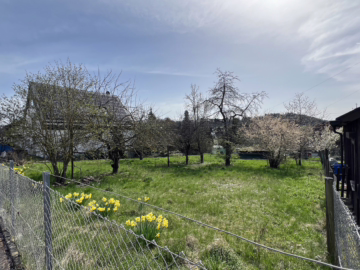 „Wohnen mit traumhaftem Garten“ Attraktive DHH in ruhiger und sonniger Lage von Heimsheim, 71296 Heimsheim, Doppelhaushälfte