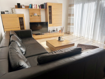 „Hochwertige 4-Zimmer-Wohnung mit Terrasse, Garten, schöner EBK und TG-Stellplatz“, 70372 Stuttgart / Bad Cannstatt, Etagenwohnung