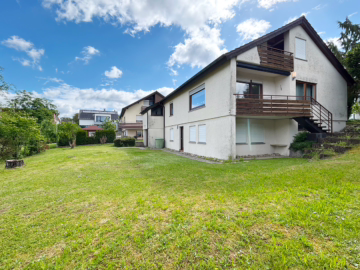 Freistehendes 1-2 Familienhaus mit großem Garten, 2 Loggien, Terrasse, Garage und Stellplätzen, 71120 Grafenau, Einfamilienhaus