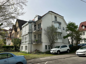 „Wohnen im beliebten Degerloch!“ Gemütliche 4 Zi.-Wohnung mit EBK, Keller und 1 Außenstellplatz!, 70597 Stuttgart, Maisonettewohnung