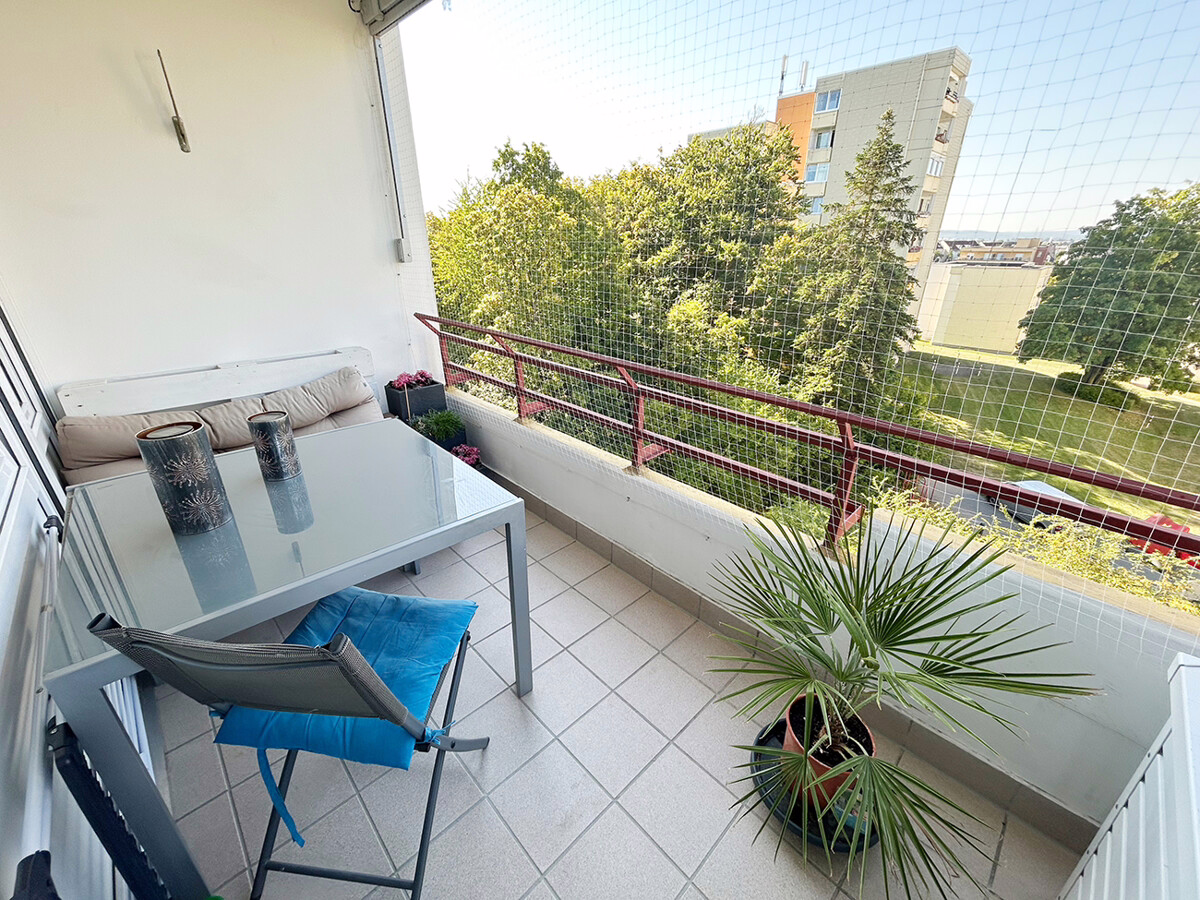 S/W Balkon - Sindelfingen-Maichingen: „Wohnen in Ortsrandlage, stilvolle 3,5 Zimmer-Wohnung mit Einzelgarage“