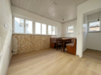„Ein Zuhause zum Wohlfühlen“ Großzügiges 1-2 FH mit Doppelgarage und Garten in Ostfildern-Kemnat - Küche mit Abstellraum